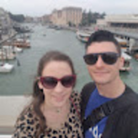 Meet your Posher, Laura - Picture 1 of 1